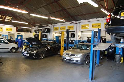 Our Glasgow Porsche diagnositc and service centre. Maintenance and safety checks are provided with each diagnostic test.